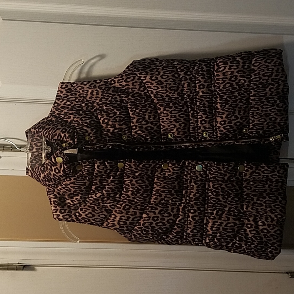 Madison Petite Small Animal/Leopard Print Vest